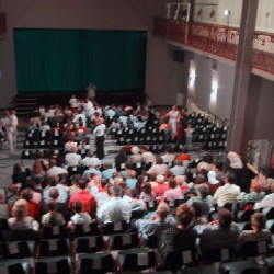 juni 2003 zaal loopt vol - Toneelvereniging Plankenkoorts 